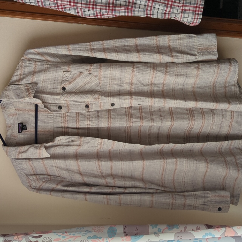 Patagonia men's button down shirt small